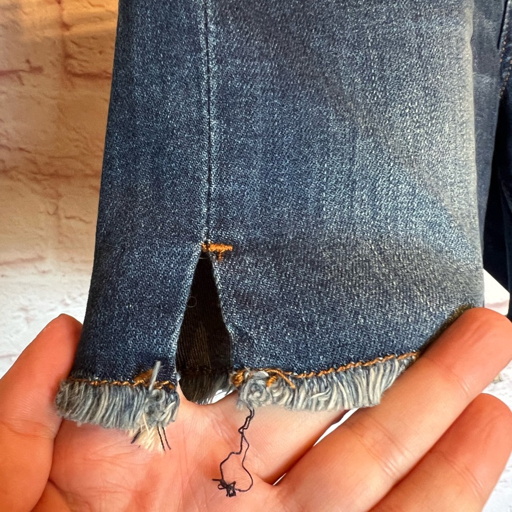STS Blue Aubrey Mid Rise Frayed Hem Boyfriend Short - Picture 4 of 8